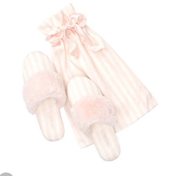 NWT Victoria's Secret Fur Signature Satin Slippers - Picture 5 of 6